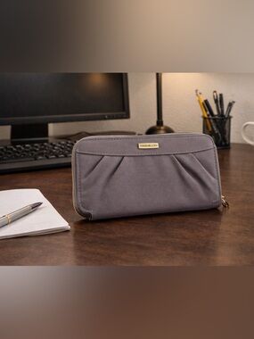 Travelon RFID Blocking Bi-Fold Wallet Gray Travel Clutch SafeID Security Wallet